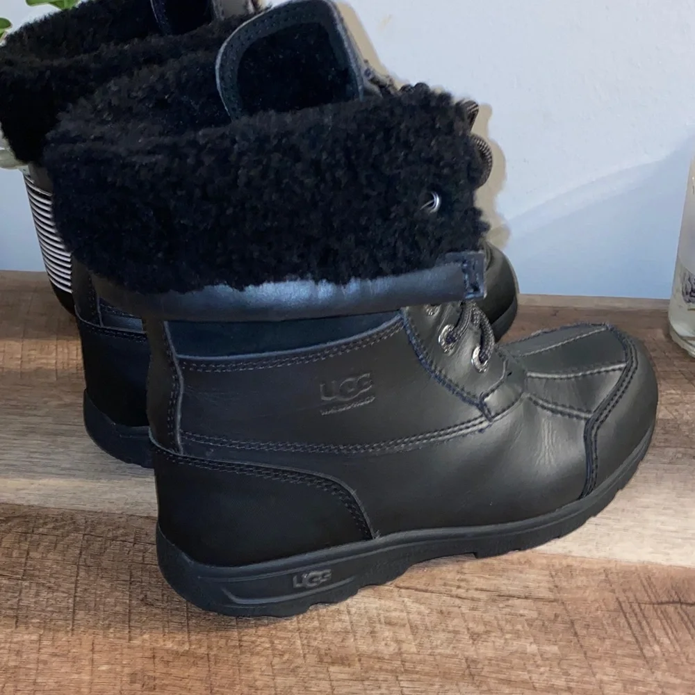 UGG title kids